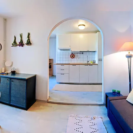 Old-town Romeo Apartment *