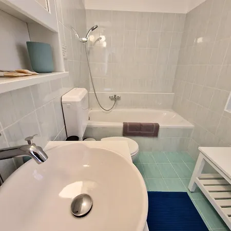 Old-town & Romeo Apartma *